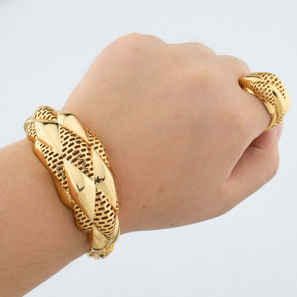 Pendant jewellery
