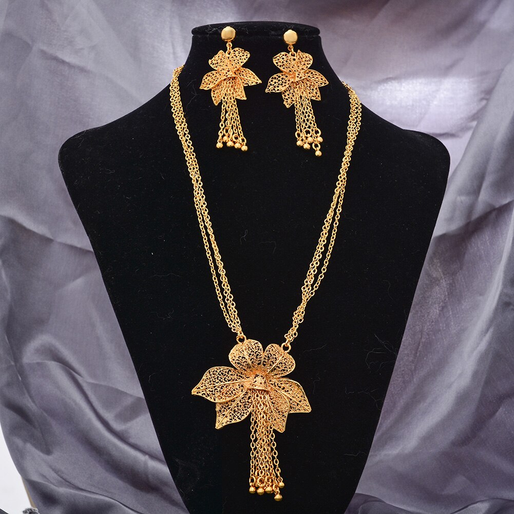 J jewellery