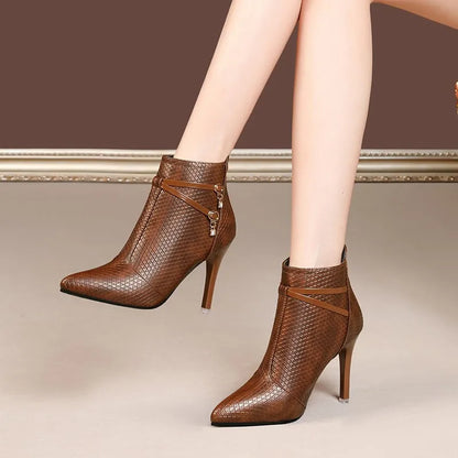 2023 New Large Size Women's Boots High-heeled Fashion Boots Fashion Plus Cotton Warm Boots Banquet Women's Shoes Short Boot