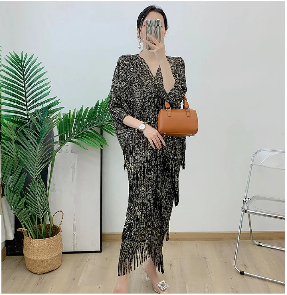 Pleated Fringe 2025 Spring And Summer Miyake New Women's Contrast V-Neck Loose Elegant Party Dress Celebrity Style