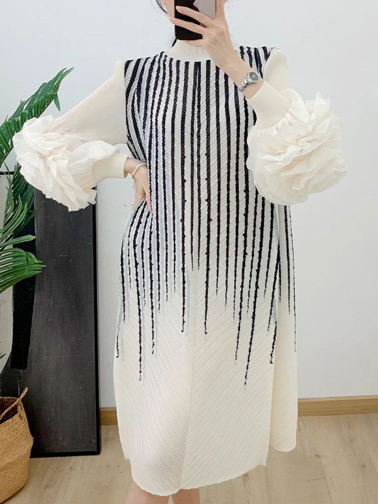 LANMREM Striped Print Pleated Mid Length Dress For Women Floral Sleeves Loose A-line Dresses Fashion 2025 Spring New 2DA4162