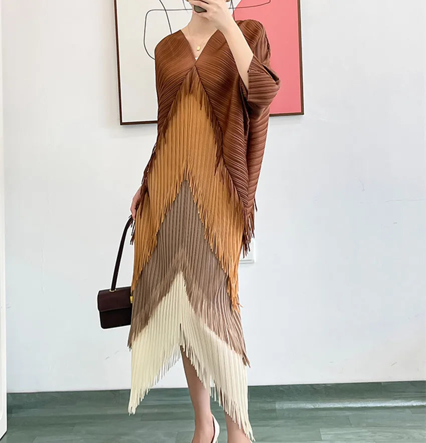 2023 New Summer Miyake Pleated Tassel Patchwork Color Block Dress For Women V Neck Batwing Sleeve Gradient Bodycon Midi Dresses